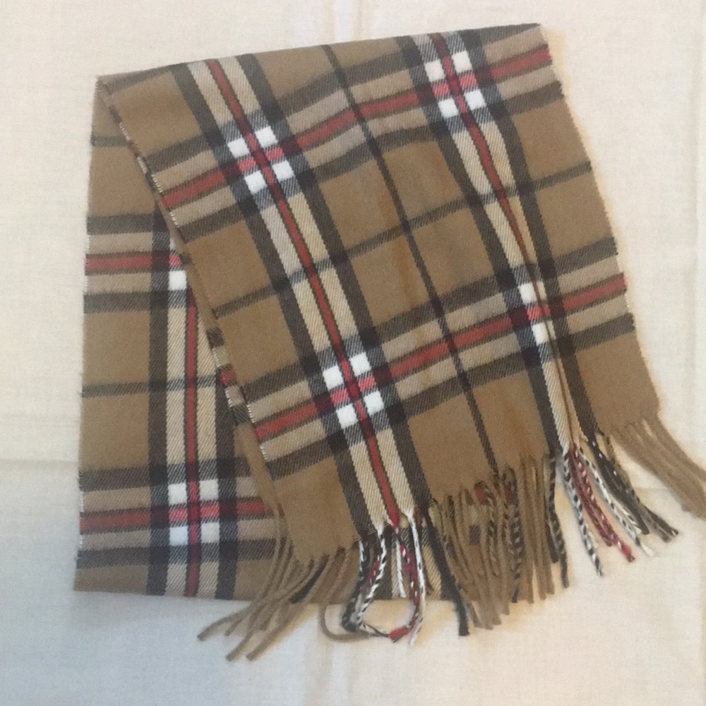 NWOT Soft Patterned Scarf